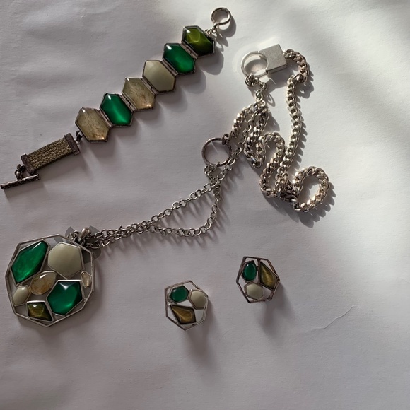 Kenneth Cole Three-Piece Green Jewelry Set - Picture 9 of 15